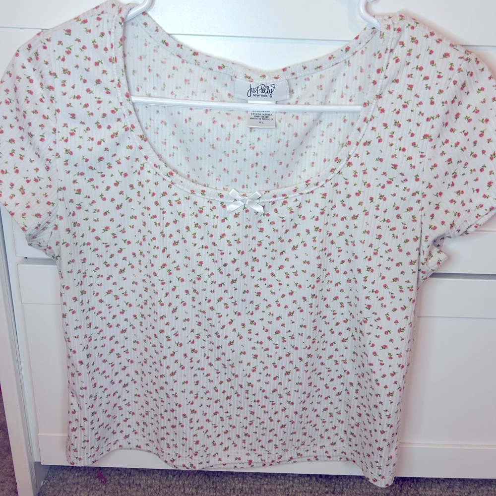 Coquette floral baby tee !!